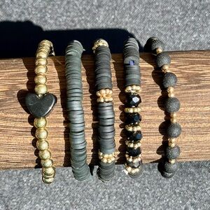 BLING : Black/gold friendships bracelets